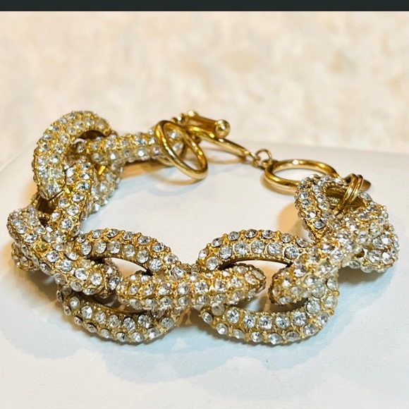 Jewelry - Gorgeous gold tone, simulated diamonds, weighted toggle bracelet, costume